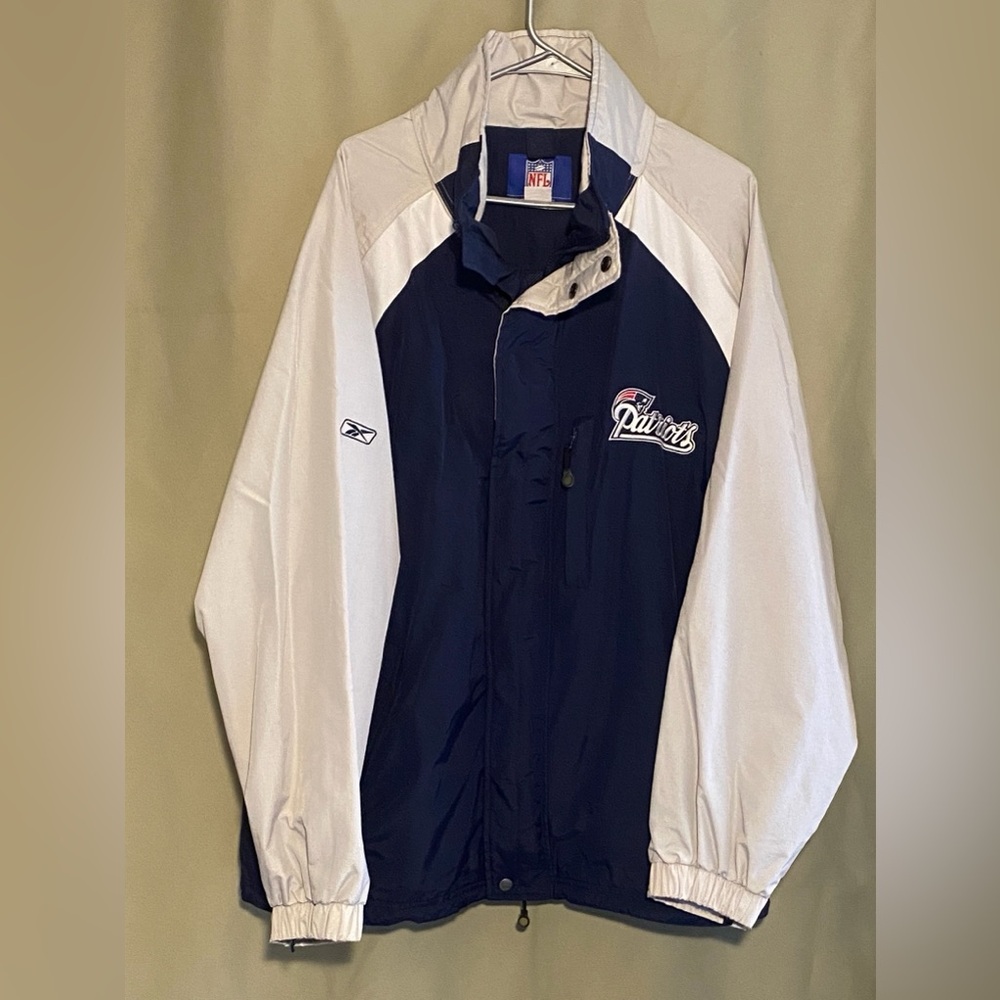 Vintage New England Patriots Reebok NFL Windbreaker Mens size L